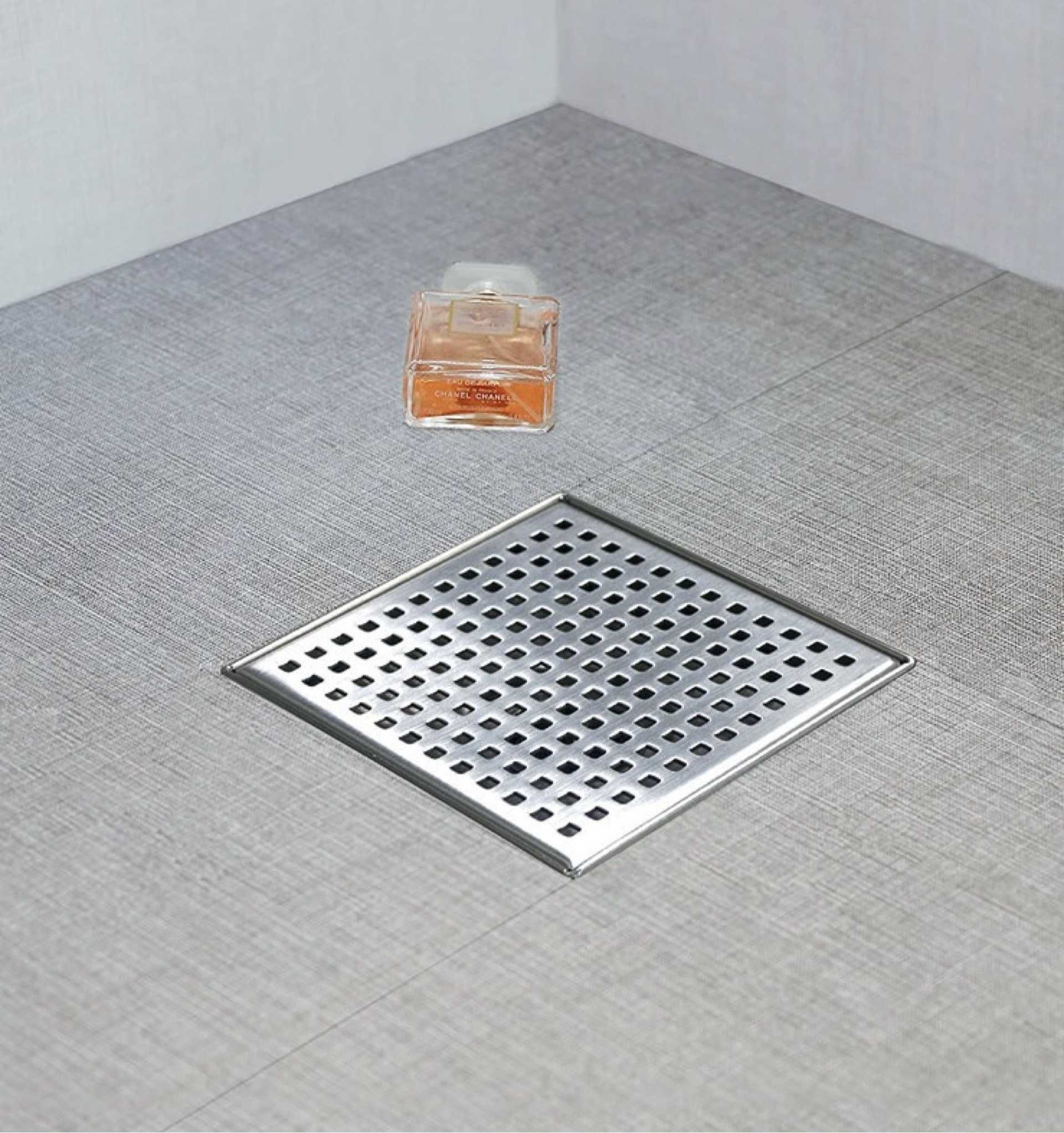 CALHA DE DUCHE QUADRADA COM GRELHA PERFURADA